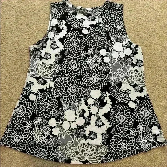 Attitudes by Renee Como Jersey SET OF TWO Solid and Printed Tanks Size L Floral - Picture 4 of 13